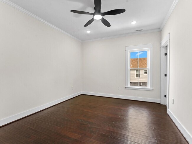 Building Photo - Modern Luxury Meets Everyday Comfort in This Stunning New 3-Bedroom Home Near Downtown!