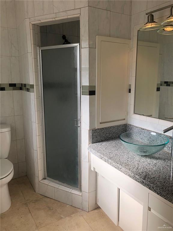 Building Photo - 22 Jackson Ave W