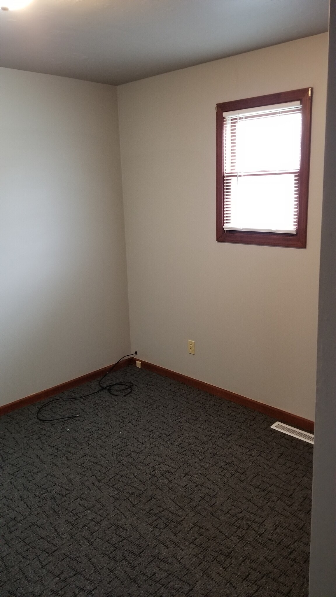 Building Photo - 121 S Front St