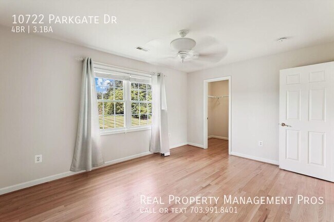 Building Photo - 10722 Parkgate Dr