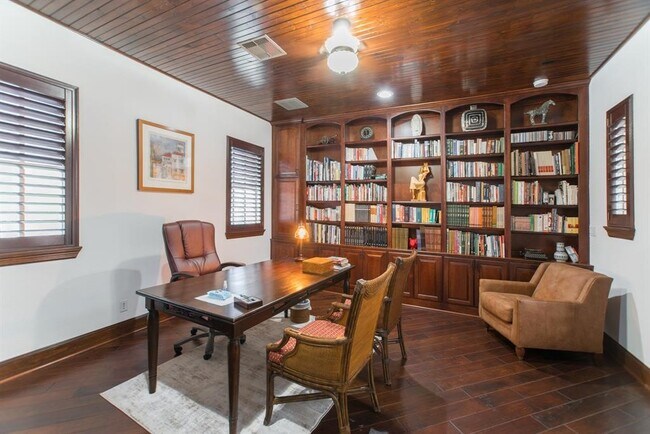 Building Photo - 6 W Monteagle Cir