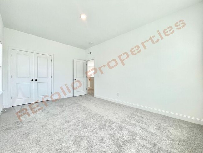 Building Photo - Beautiful Brand New 4 Bedroom, 3 Bathroom ...