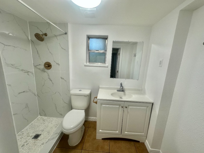 Building Photo - 236 E Lafayette St