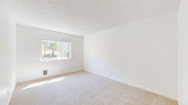 Building Photo - 475 Ignacio Blvd