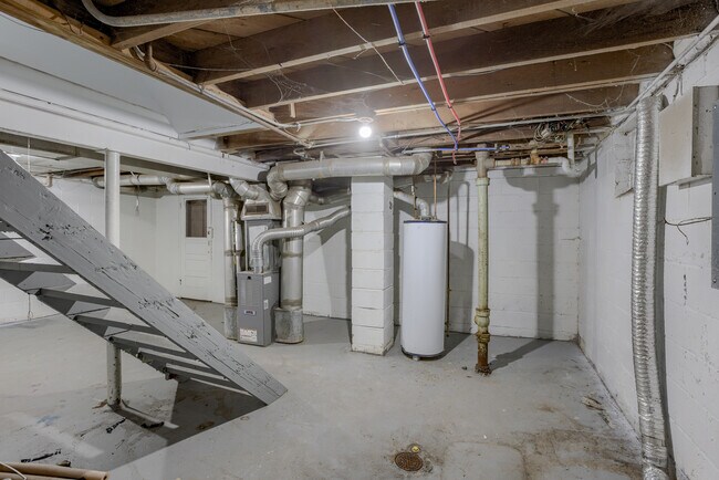 Building Photo - 3356 N 41st St
