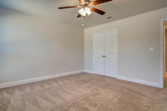 Building Photo - 8806 Rochester Ave