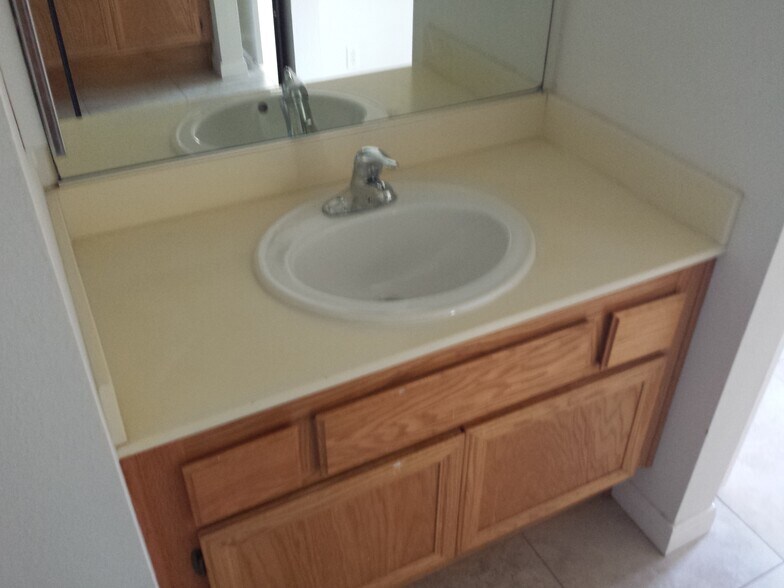 Full bath - 7319 Calle Cristobal