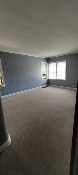 Large living room - 2206 8th Ave