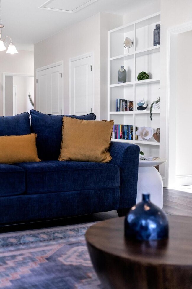 Building Photo - Amazing Rental Coming Soon (Late October-2...