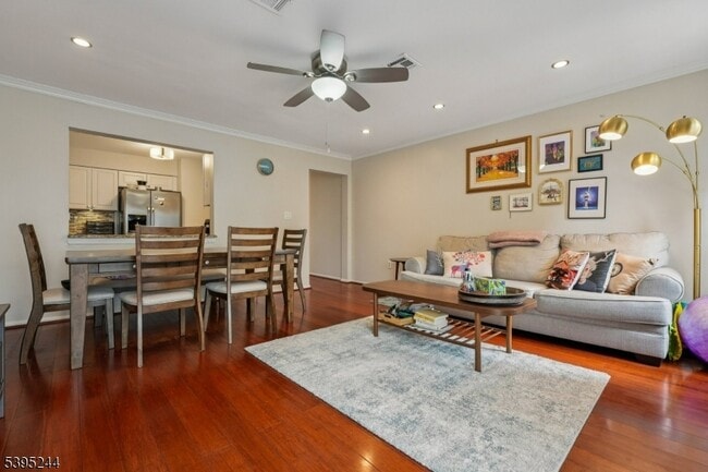 Building Photo - 10 De Palma Ct