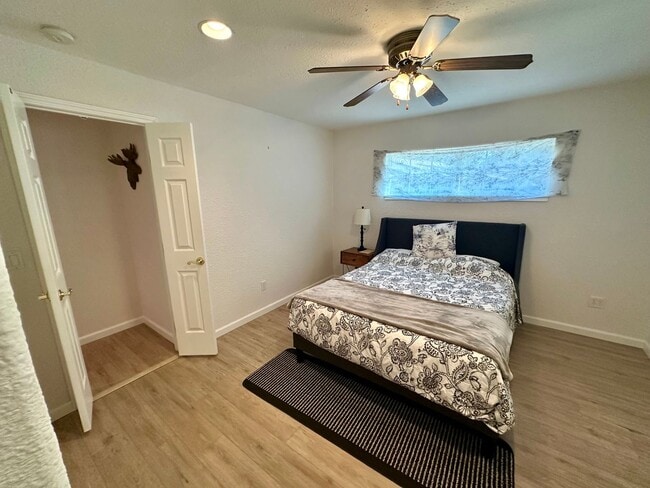 Building Photo - Stunning 4 Bedroom 3 Bathroom House with a...