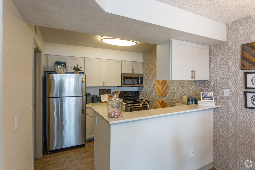 1BR, 1BA - 699 SF - Alvista Trailside Apartments