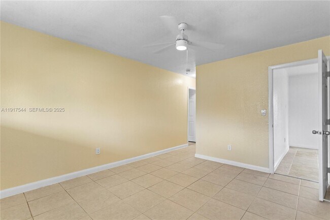 Building Photo - 1831 SW 97th Terrace