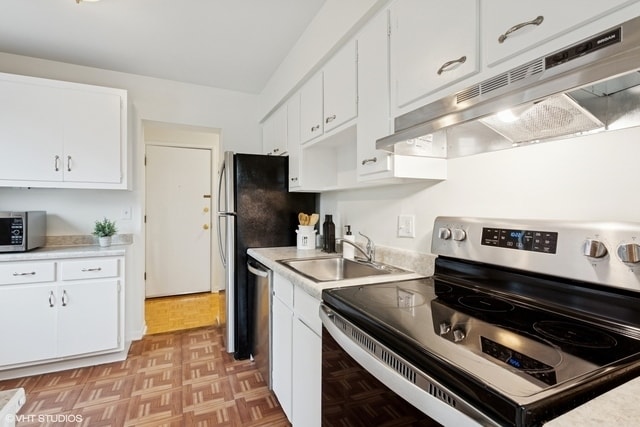 Building Photo - 1136 Greenleaf Ave