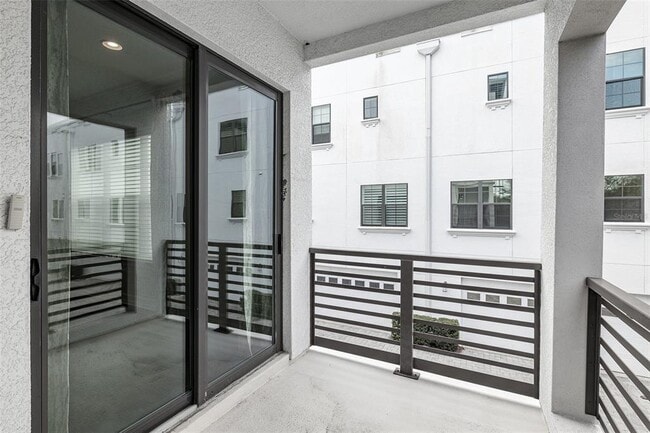 Building Photo - 222 S Audubon Ave