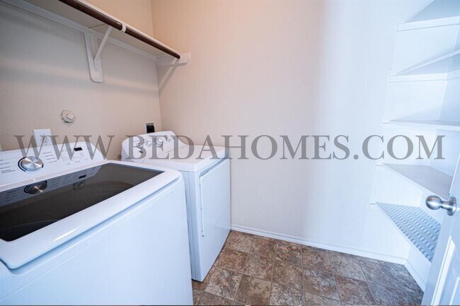 Building Photo - 7880 Galleon Field Ln