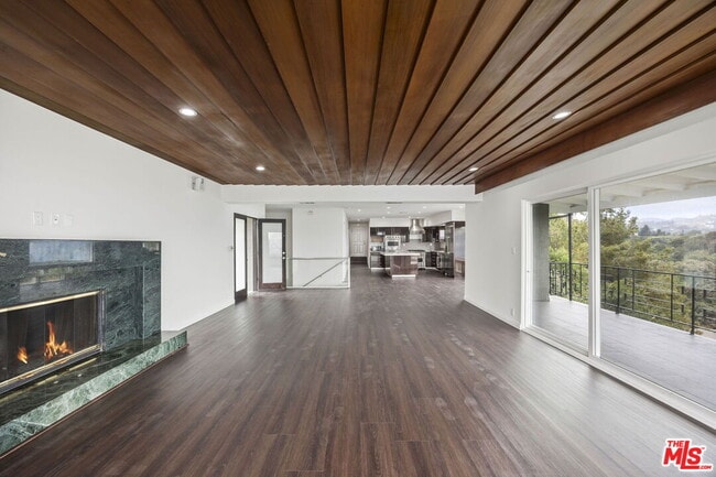 Building Photo - 350 Chautauqua Blvd