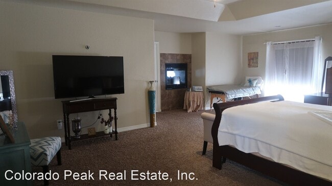 Building Photo - 4 br, 3 bath House - 7874 Pinfeather Dr