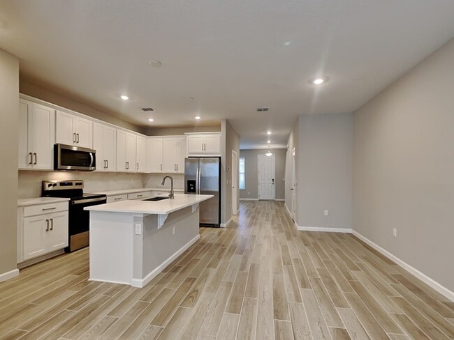 Building Photo - 637 Bayhawk St