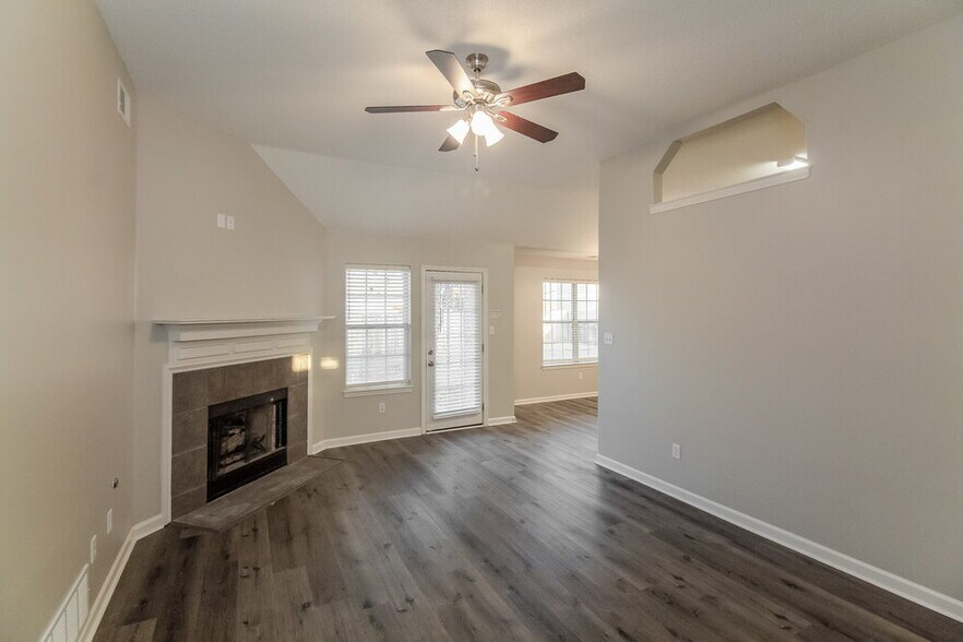 Building Photo - 7338 Lee Ann Dr