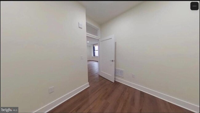 Building Photo - 150 S Independence Mall W