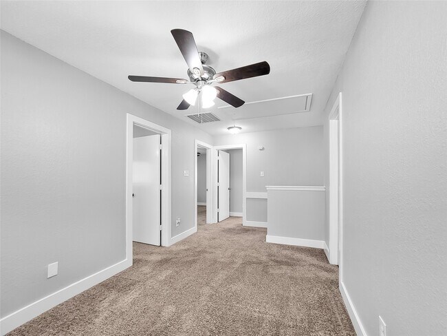 Building Photo - 10711 Cobblecreek Way