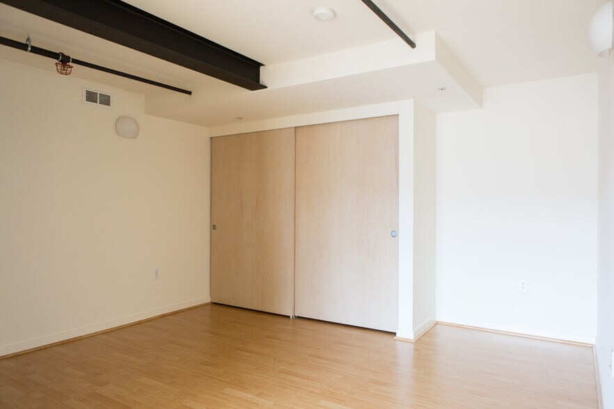 Downstairs bedroom - 178 Bluxome St