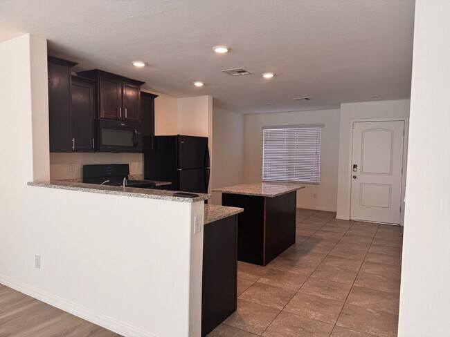 Building Photo - 3 Bed and 2.5 Bathrooms Home for Rent