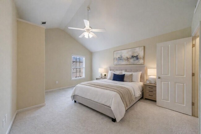 Building Photo - 10293 Midway Ave