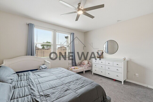 Building Photo - 392 S 194th Ln