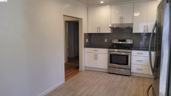 Building Photo - 2124 12th Ave
