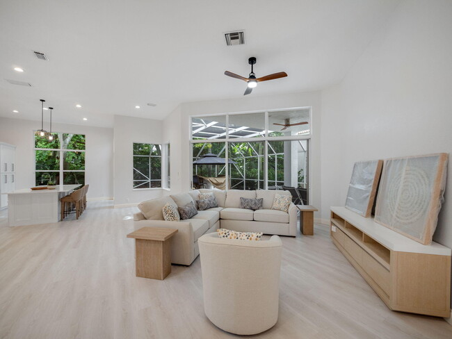Building Photo - 143 Sunset Bay Dr