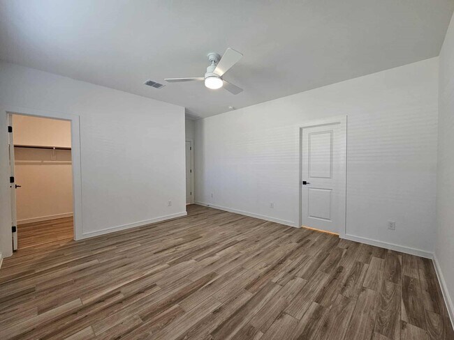 Building Photo - 8419 Tranquil Bay Ct
