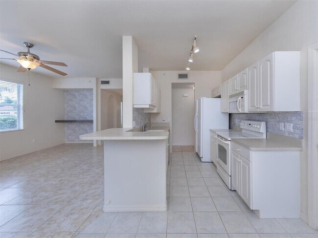 Building Photo - 4437 Corso Venetia Blvd
