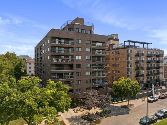 Building Photo - 2885 Knox Ave S