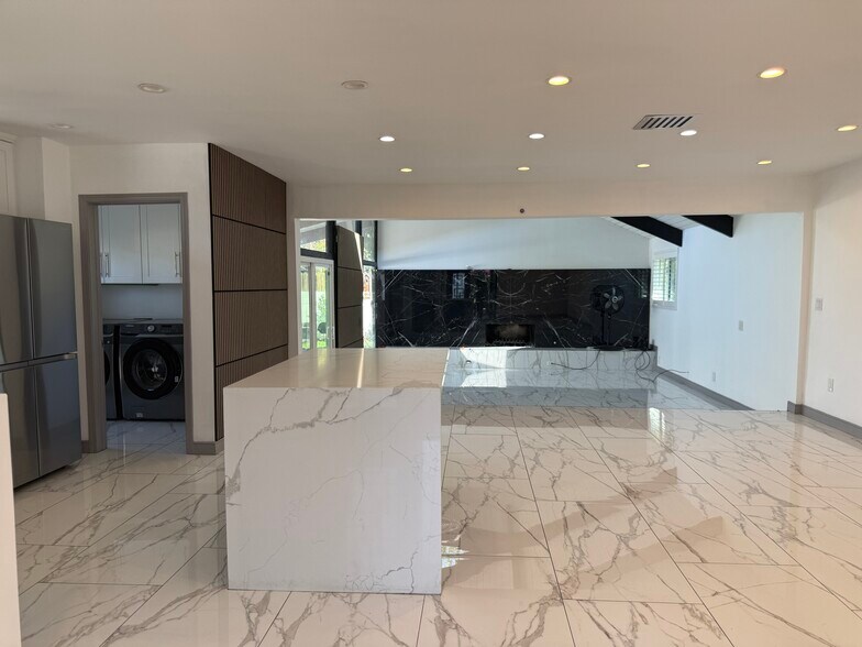 Building Photo - 6910 Laramie Ave