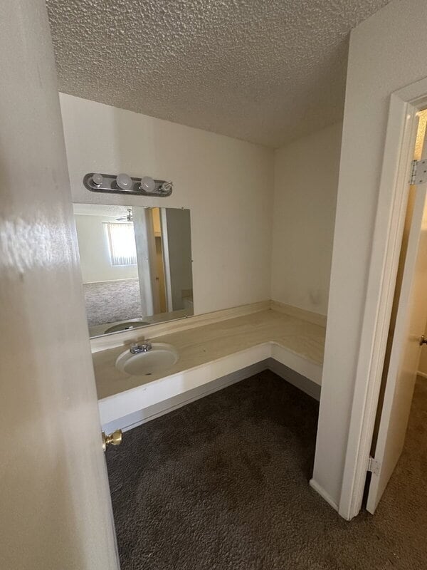 Building Photo - 10660 W Concordia Dr