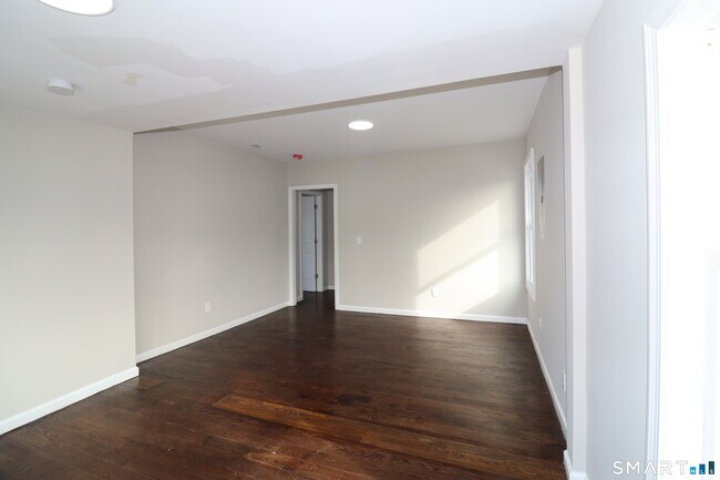 Building Photo - 356 Beechmont Ave