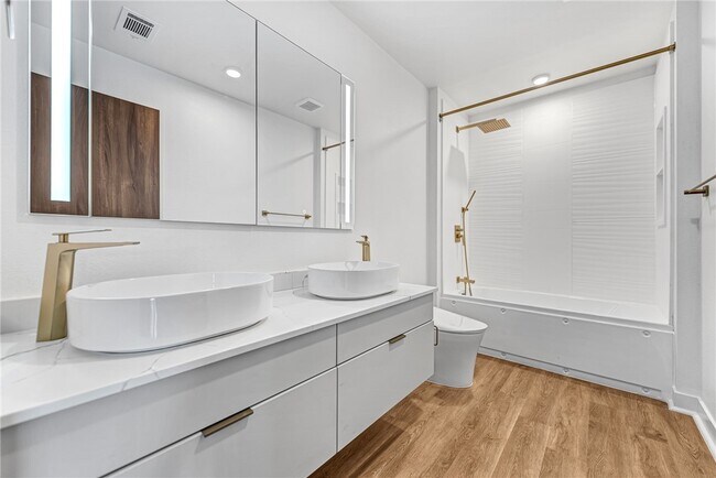 Building Photo - 1116 Emilia Ave