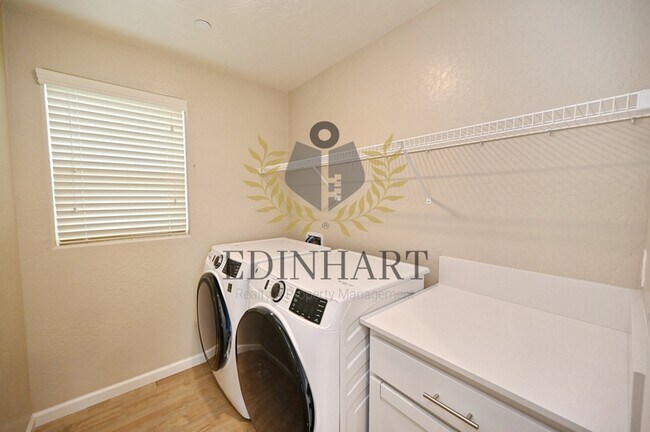 Building Photo - 231 Nabors Dr S