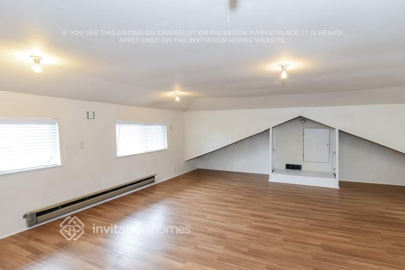 Building Photo - 1706 3rd Ave NW