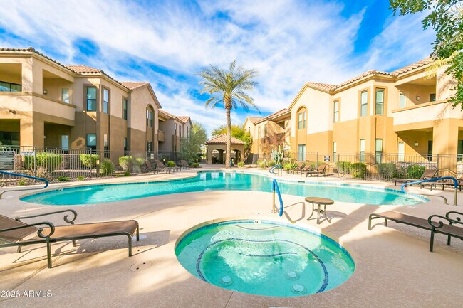 Building Photo - 7027 N Scottsdale Rd