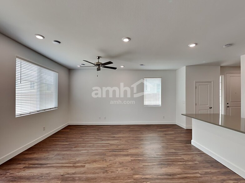 Building Photo - 9140 Ribbon Mdw Ct