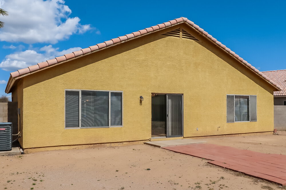 Building Photo - 9015 W Roanoke Ave