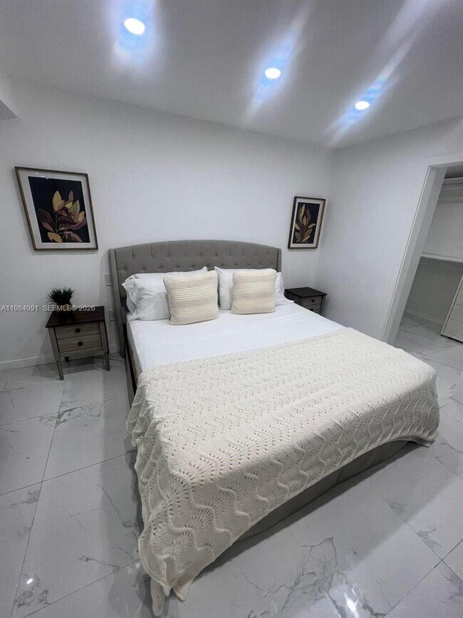 Building Photo - 1220 NW 37th Ave