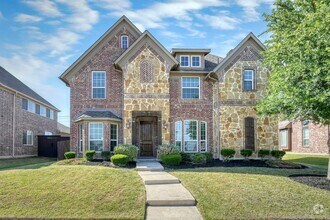 Building Photo - Welcome to this beautiful 4-bedroom, 3.5-b...