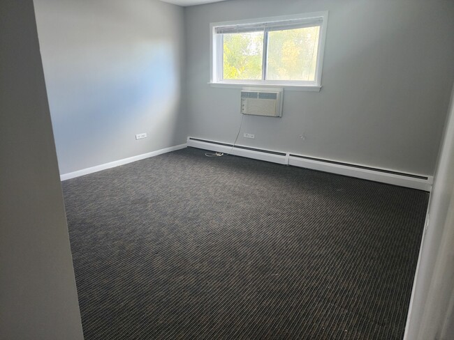 Building Photo - 8018 S Hoyne Ave