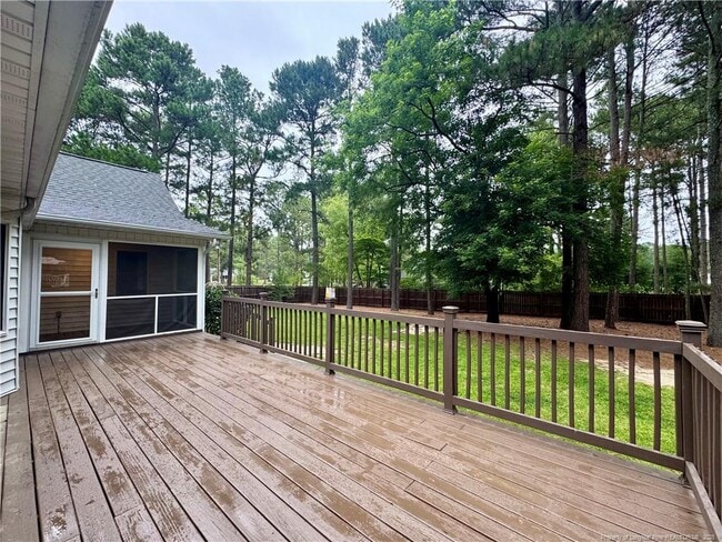 Building Photo - 200 Horseshoe Dr