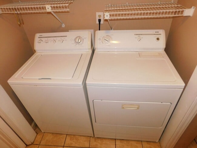 Building Photo - Nice Duplex in Havelock