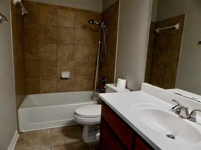 Building Photo - 1110 Willowbrook Dr